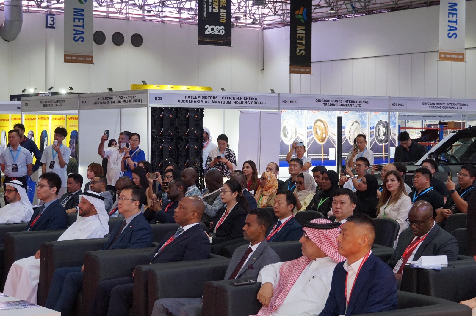 Automotive industry forum delegates